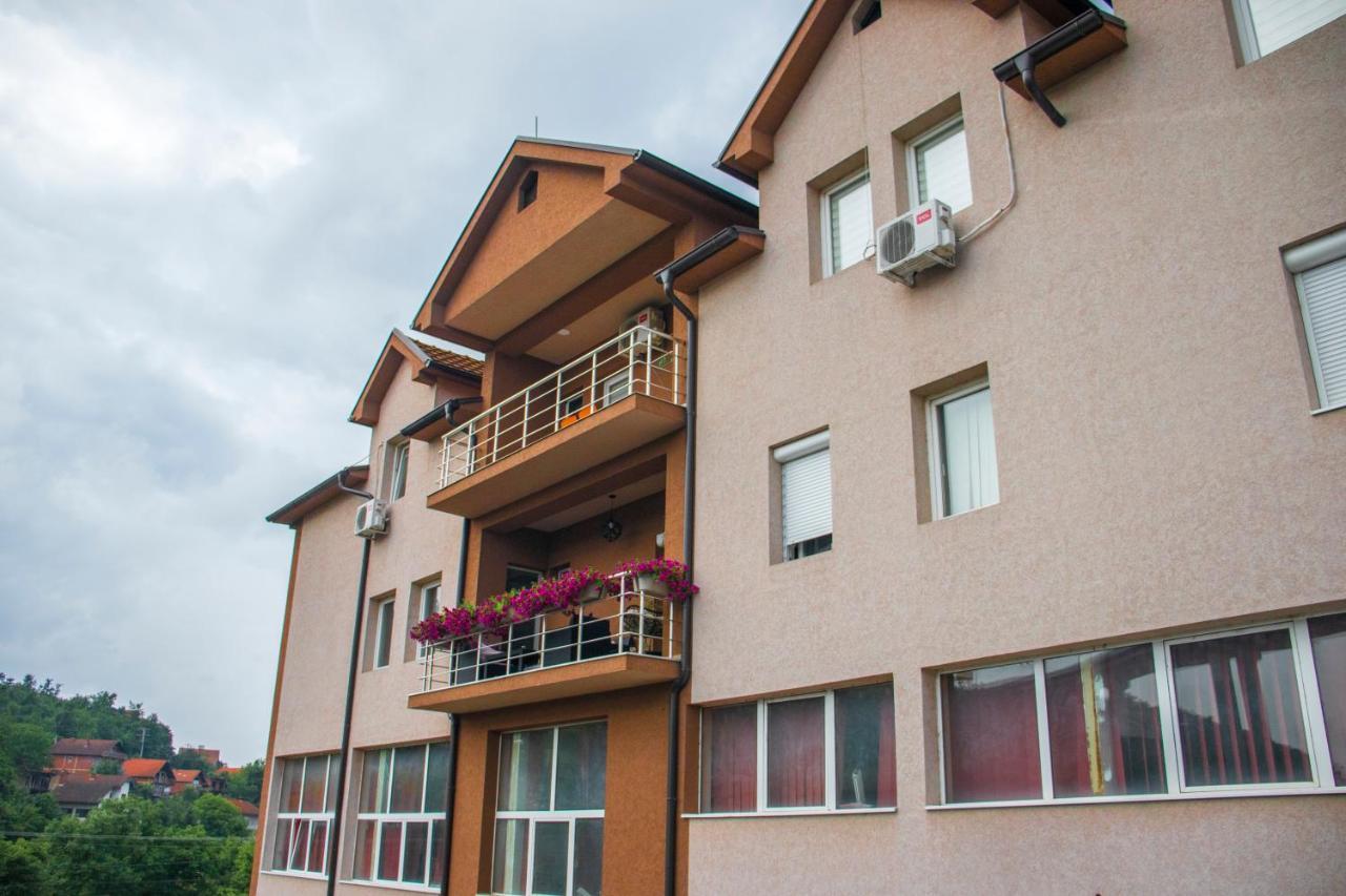 Apartmani Vrla Vladičin Han Exteriér fotografie